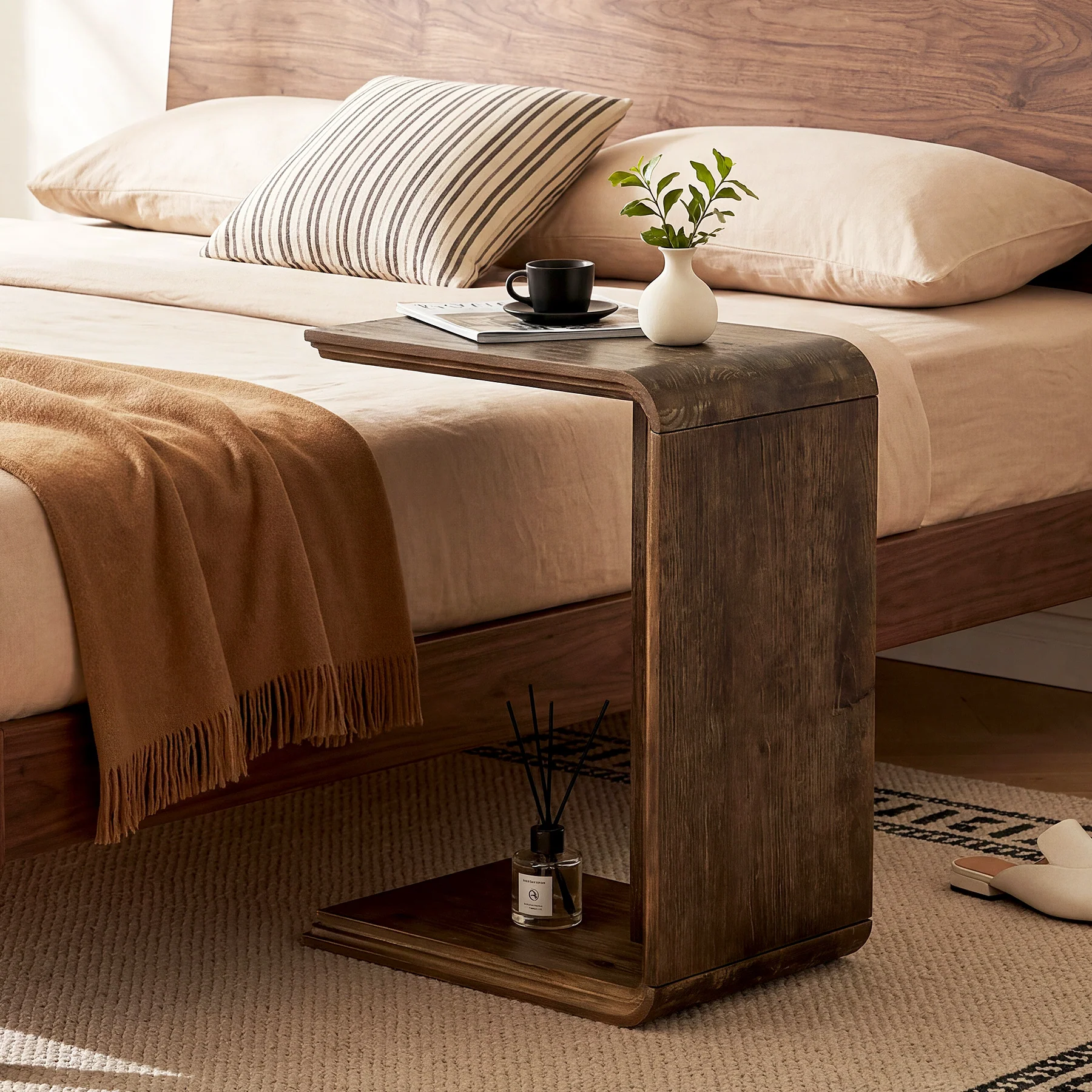 C-Shaped Solid Wood End Table for Sofa Side, Narrow Side Table for Living Room and Bedroom - Image 4