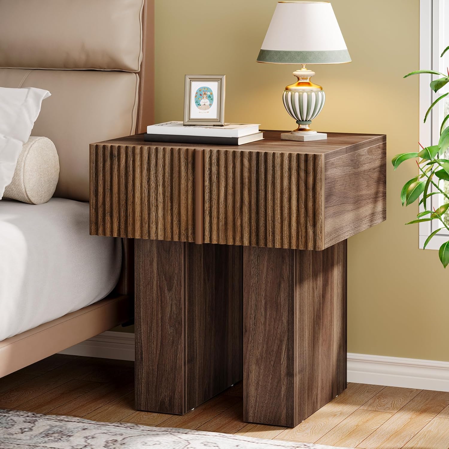 19.6" Fluted Nightstand, Wooden Bedside Table with Storage Drawer
